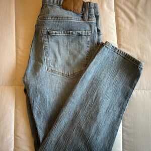Aeropostale Women’s Light Blue Straight Jeans